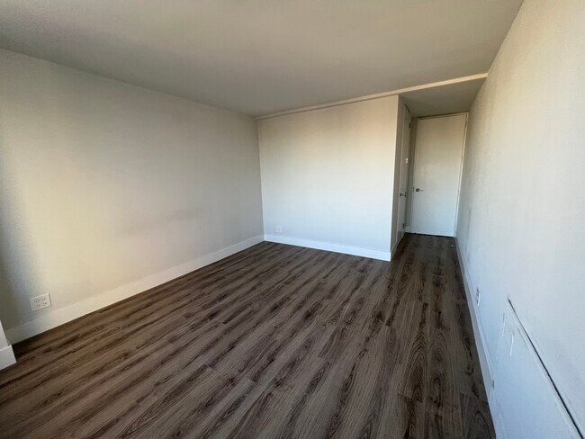 Foto del edificio - 2 E Oak St