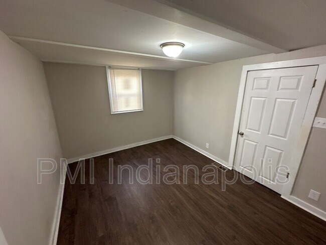 Foto del edificio - 2107 N Spencer Ave