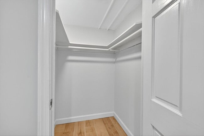 Foto del edificio - 1363 28th St NW