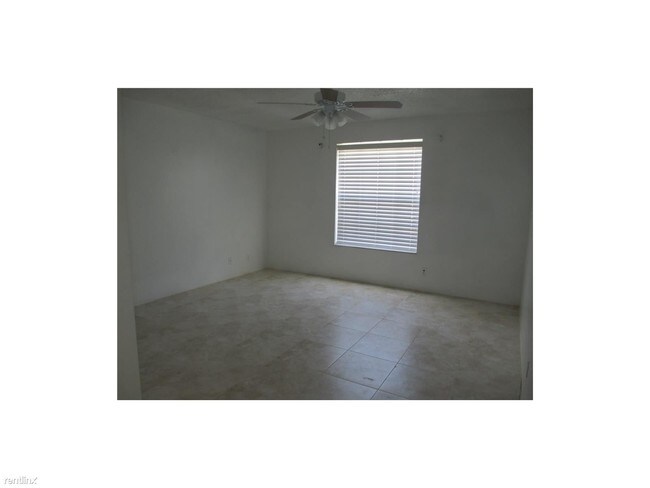 Foto del edificio - 420 NW 70th Ave