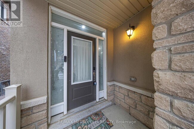 Photo du bâtiment - 94 Newhouse Blvd