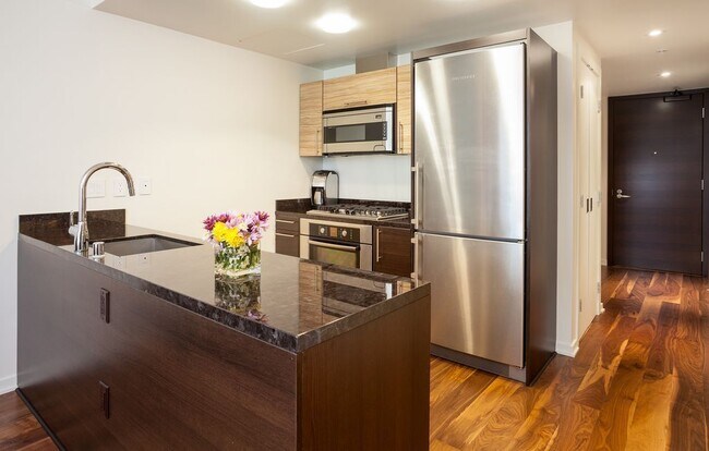 Foto del edificio - 1 Bed + Office/Den, 1 Bath - Luxury SOMA C...