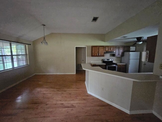 Building Photo - 115 Burnley Dr
