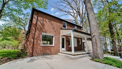 Building Photo - 288 Oakridge Dr