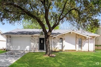 Building Photo - 1237 Hillwood Dr