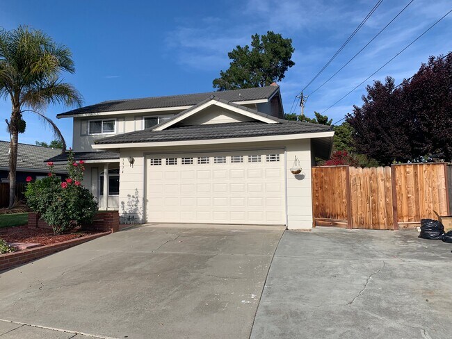 Building Photo - 3374 Picadilly Dr