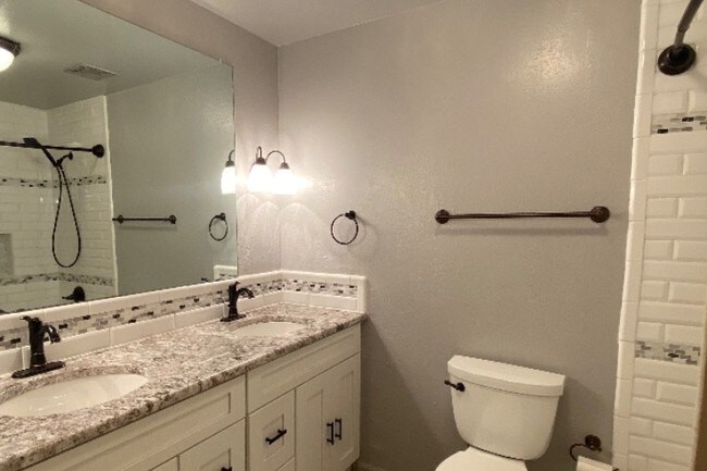 Foto del edificio - 4332 S Everett St