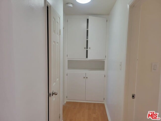 Building Photo - 320 S Hobart Blvd