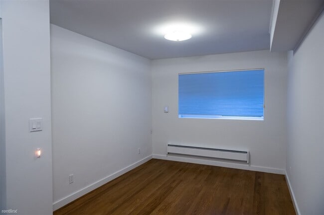 Building Photo - 1 br, 1 bath Duplex - 2285 Greenwich Stree...