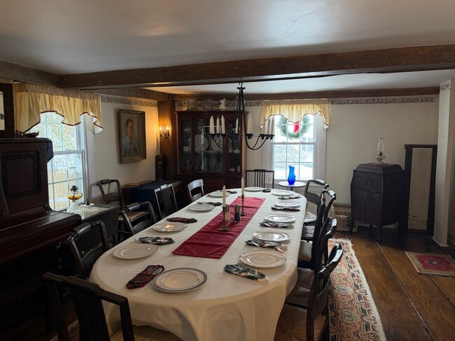 Dining room - 56 Union St