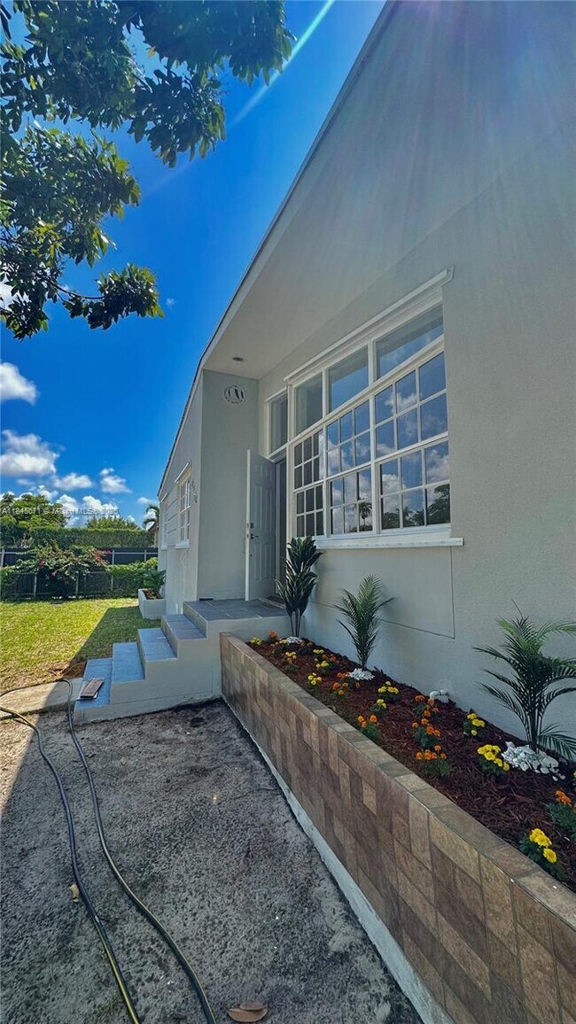 Foto del edificio - 8350 SW 32nd St