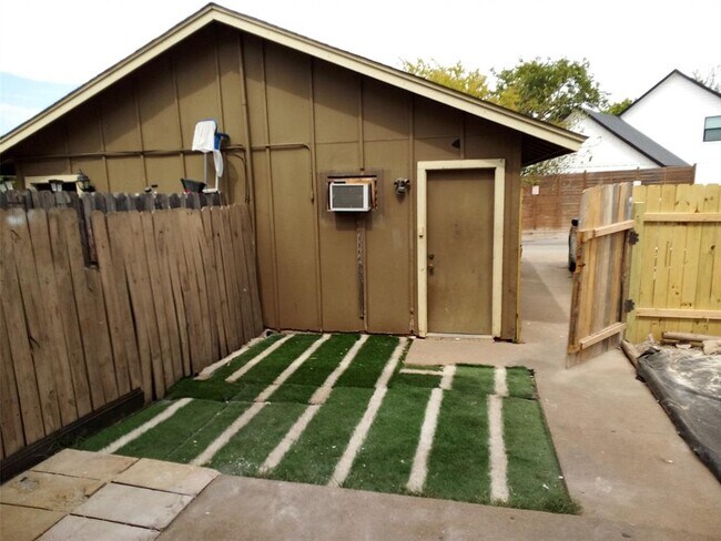 Foto del edificio - 1400 W Braker Ln