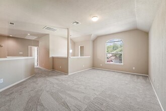 Building Photo - 115 Black Swan Pl