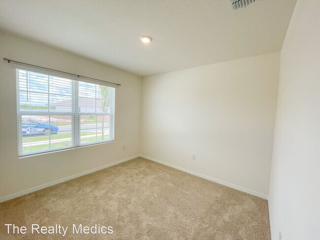 Building Photo - 4 br, 2 bath House - 3231 Silas Dr