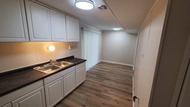 Galley Kitchen & eat-in area - 13700 S Eggleston Ave