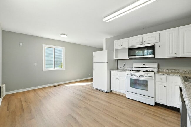 Building Photo - 3 bedroom home!