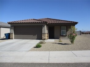 Building Photo - 2487 Tapatio Dr