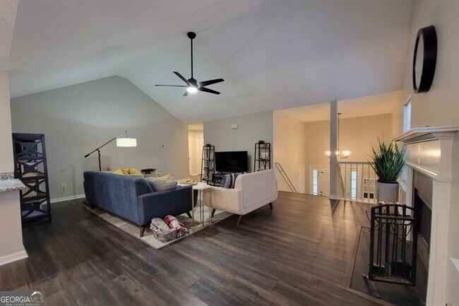 Building Photo - 3110 Crest Ridge Cir SW