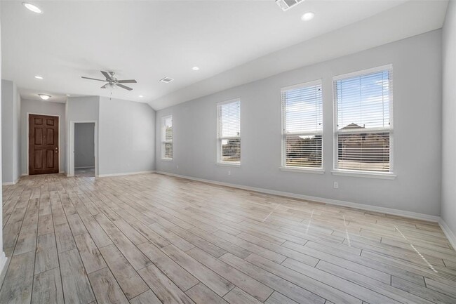 Foto del edificio - 925 Centerra Hills Cir