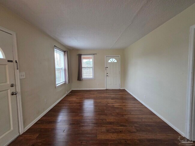 Foto del edificio - 203 SE Syrcle Dr