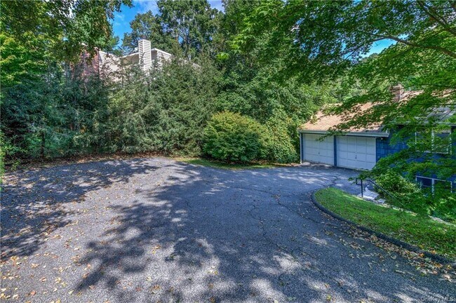 Foto del edificio - 44 Hidden Hollow Ln