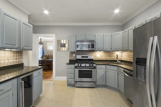 Foto del edificio - 67 Downer Ave