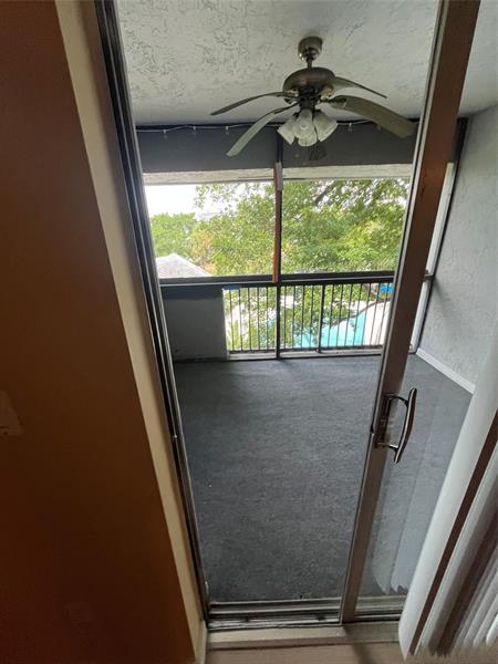 Foto del edificio - 711 N Pine Island Rd