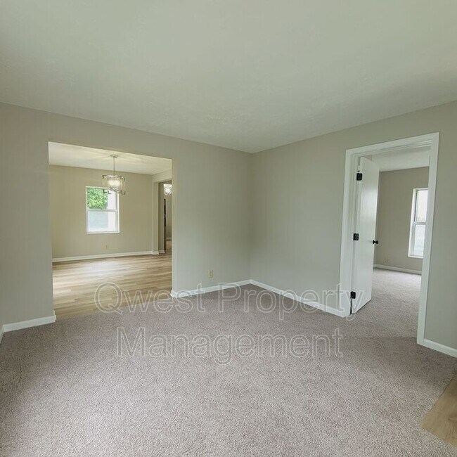 Foto del edificio - 859 Thomas St SE