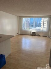 Building Photo - 747 Amana St
