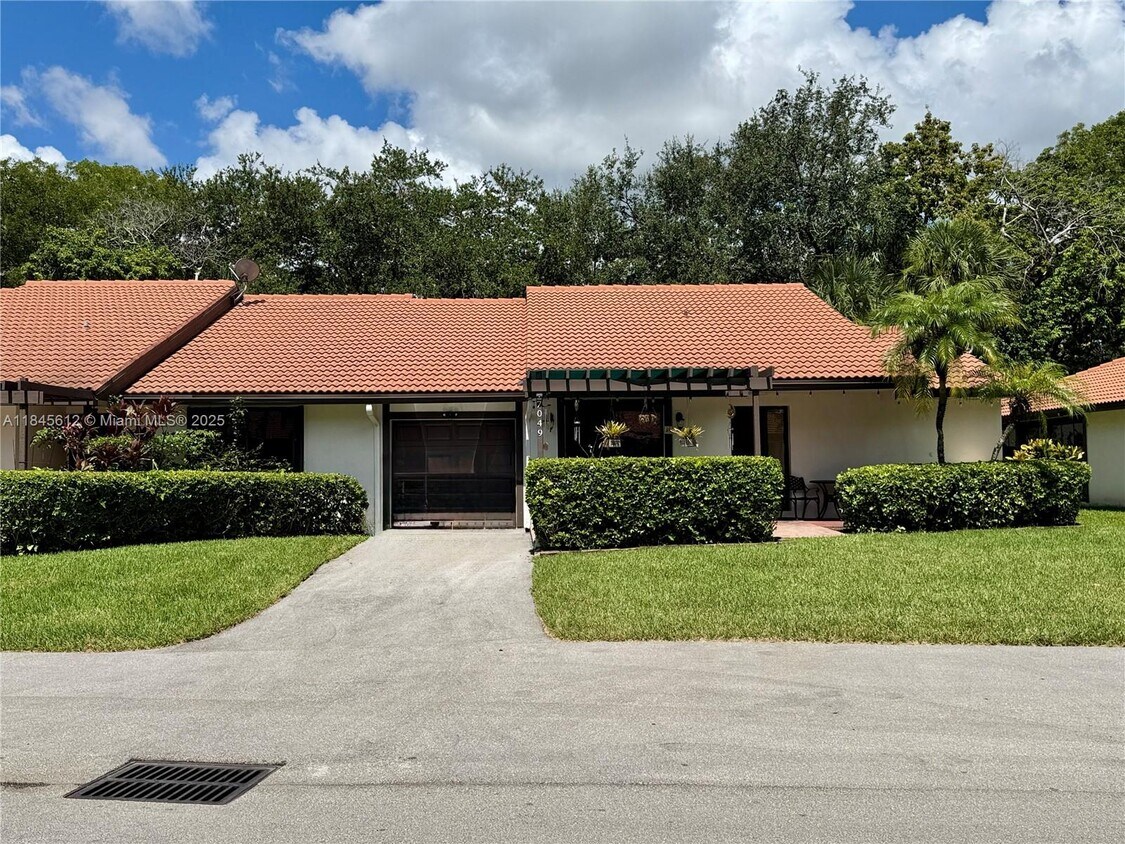 Foto principal - 7049 Marlberry Ln