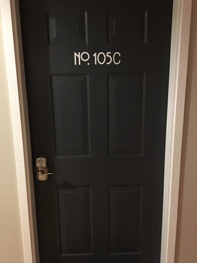 Foto del edificio - 105 C W Main St