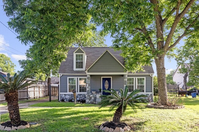 Building Photo - 5737 Dorbrandt St