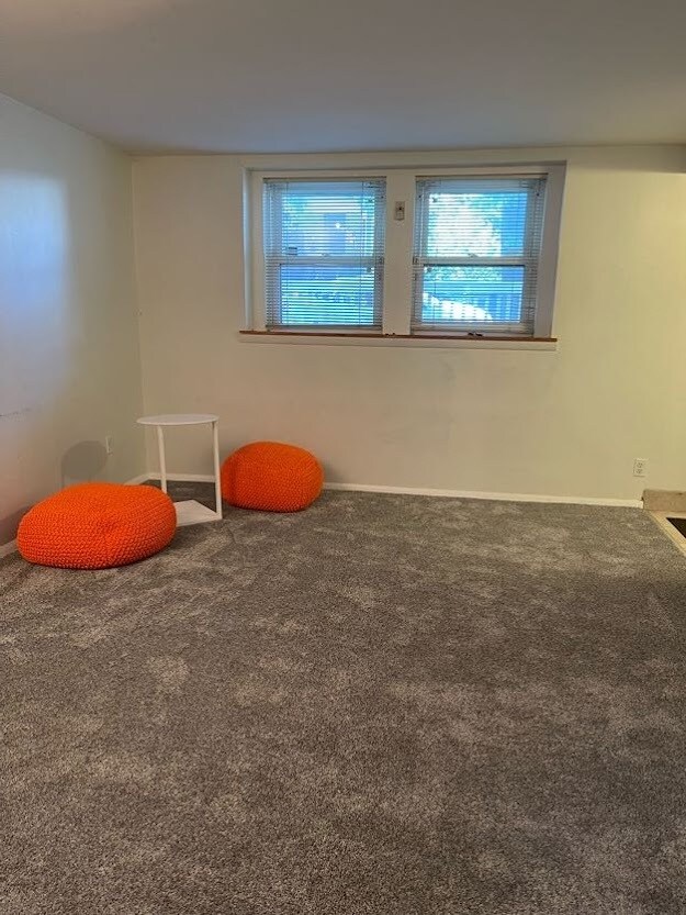 LR - 3433 N Oakley Ave