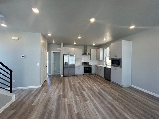 Foto del edificio - 3 Bedroom 3 Bathroom Home in Farmington Utah!
