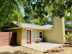 Building Photo - 3711 Vineland Dr