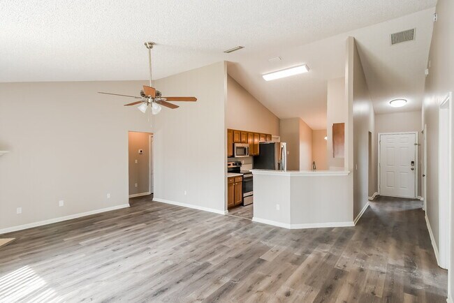 Foto del edificio - 596 Artesian Ln