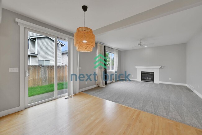 Foto del edificio - Spacious 5-Bed Home in Lynnwood with 2.5 Baths – Your Ideal Family Retreat!