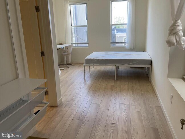 Foto del edificio - 3627 Spring Garden St