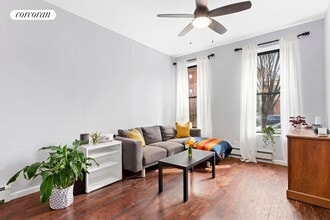 Building Photo - 535 Kosciuszko St