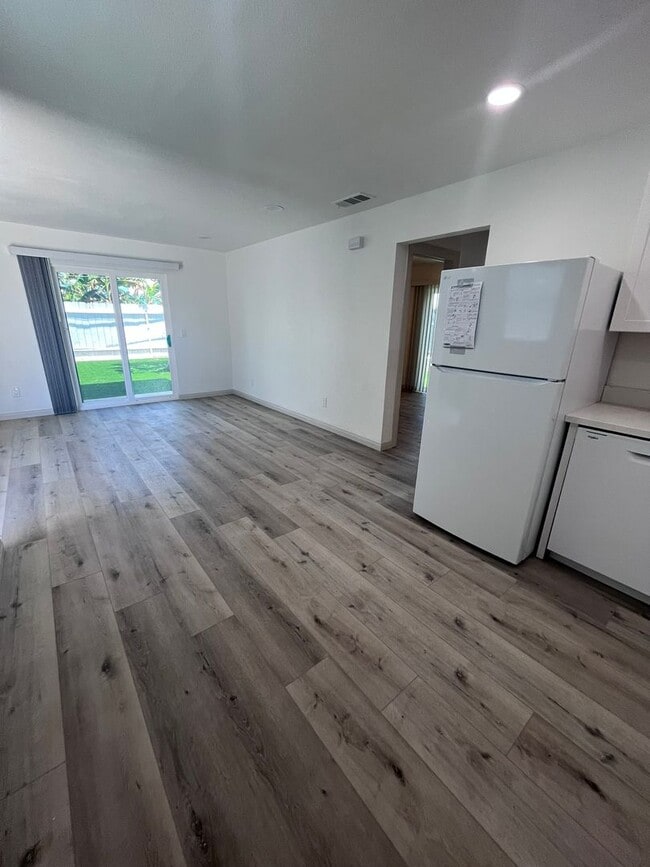 Building Photo - 202-204 Calla Avenue