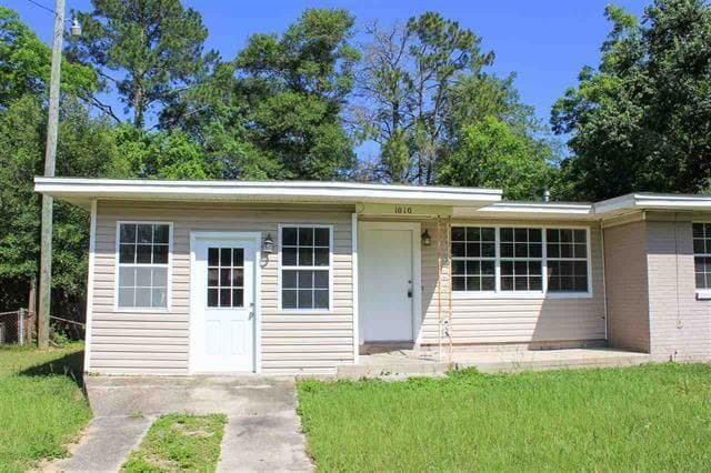 Building Photo - 1010 Alexandria Dr