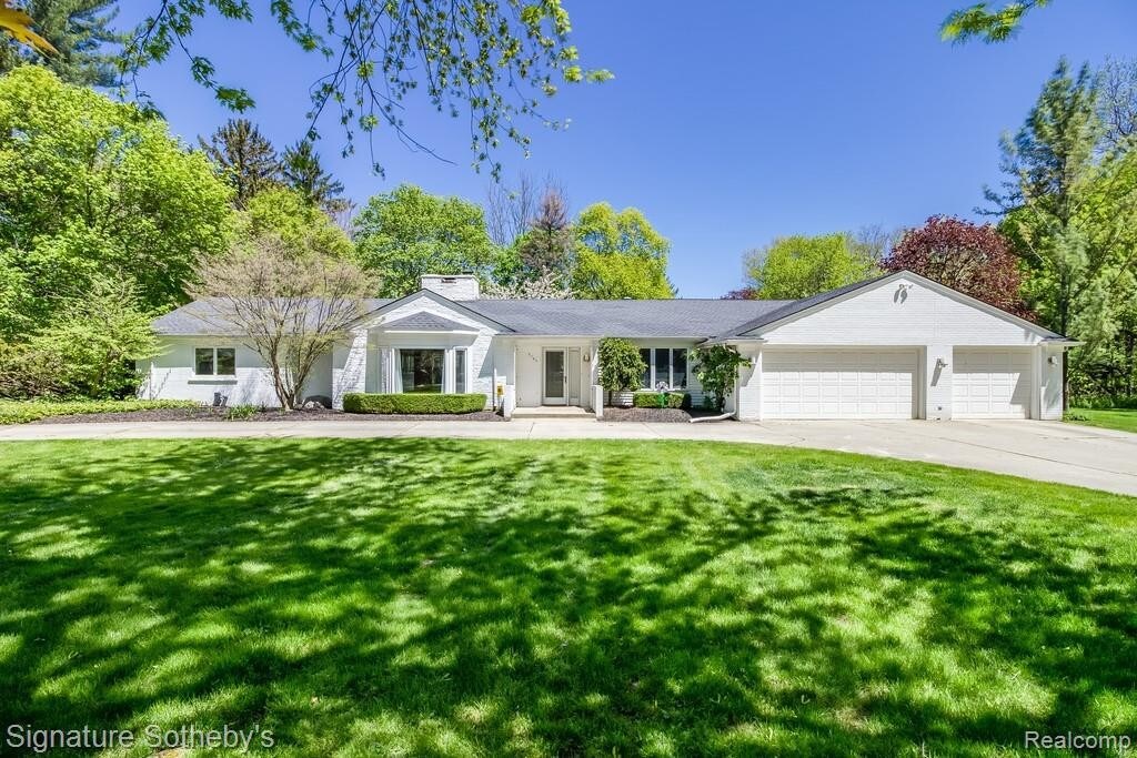Primary Photo - 5185 Longmeadow Rd