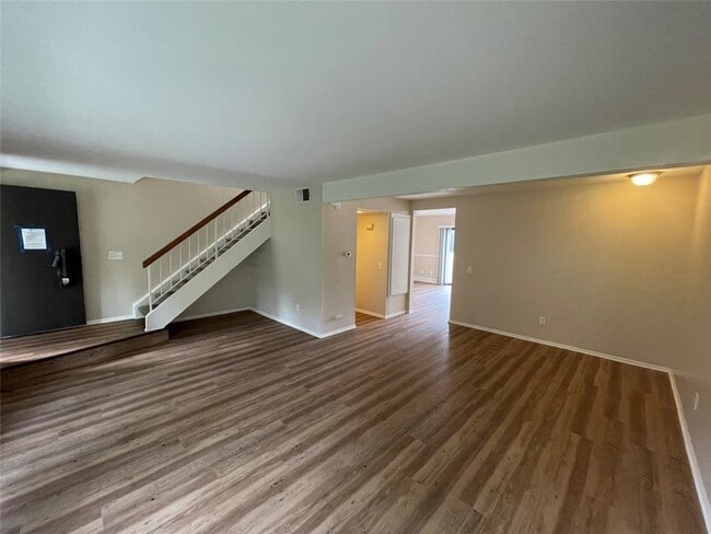 Foto del edificio - 765 Knollwood Ln