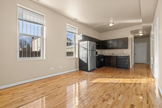 Building Photo - 5144 S Throop St