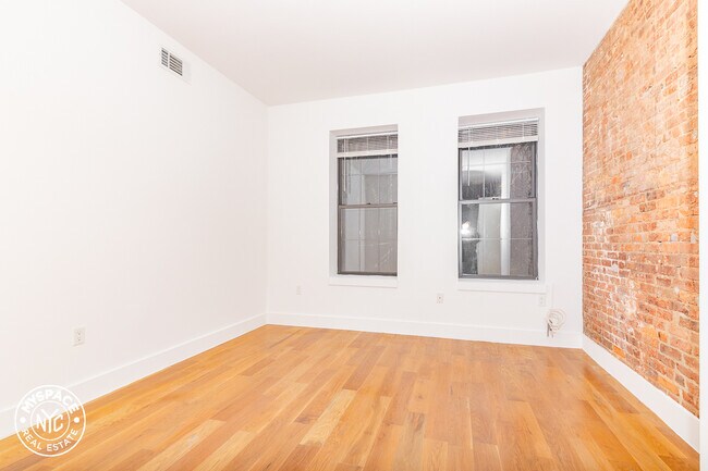Foto del edificio - 253 Stanhope St