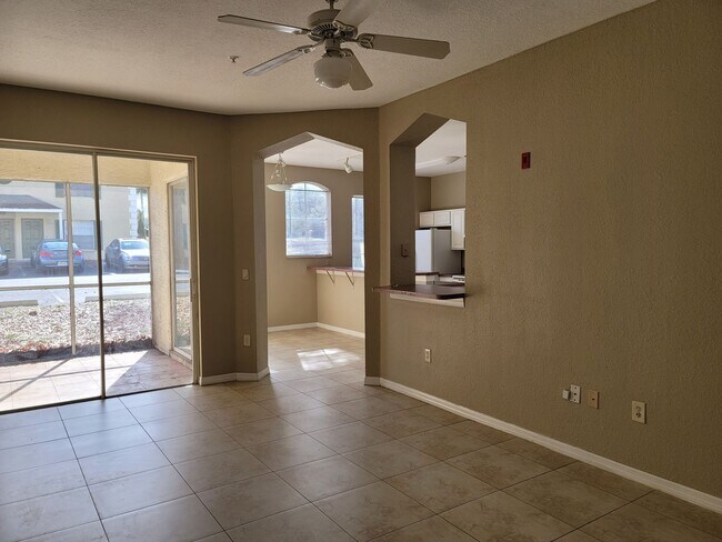 Foto del edificio - Large Sunridge Palms townhome across from USF!