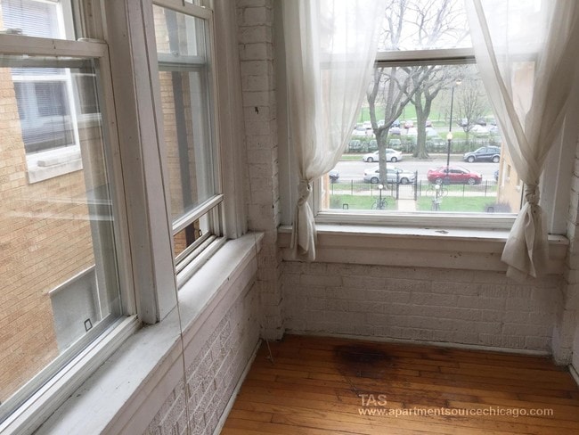 Building Photo - 5047 N Damen Ave.