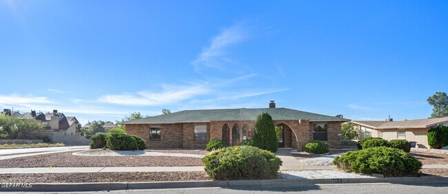 Building Photo - 6700 Pino Real Dr