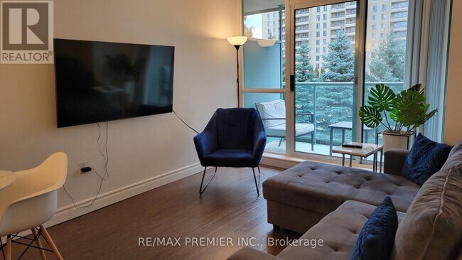 Building Photo - 17 Michael Power Pl