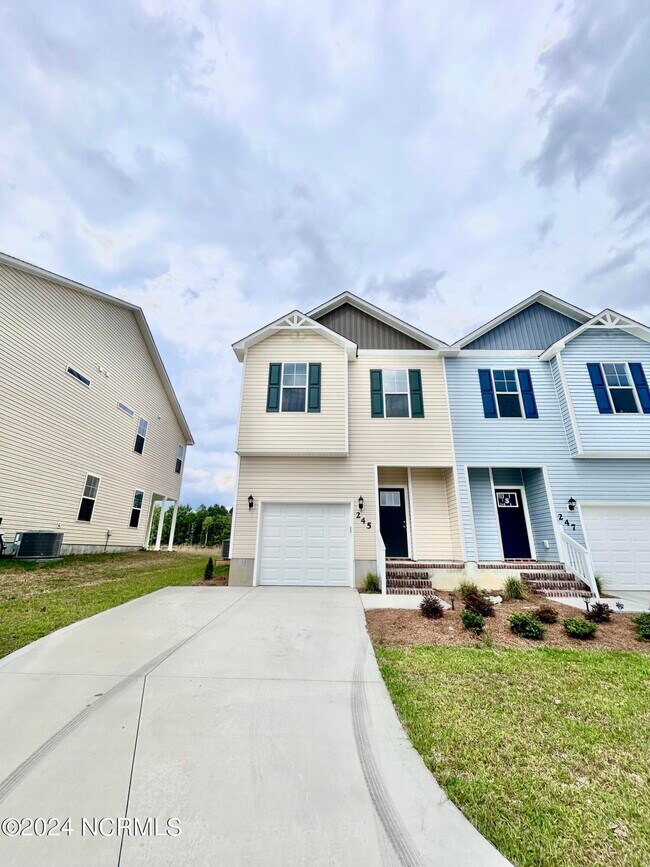 Foto del edificio - 245 Shallowbag Bay Ln